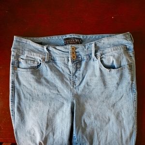Torrid premium jegging in light wash, size 18r